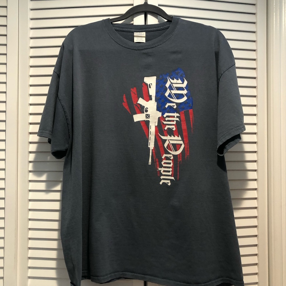 we the people t shirt 2XL short sleeves grey crewneck
